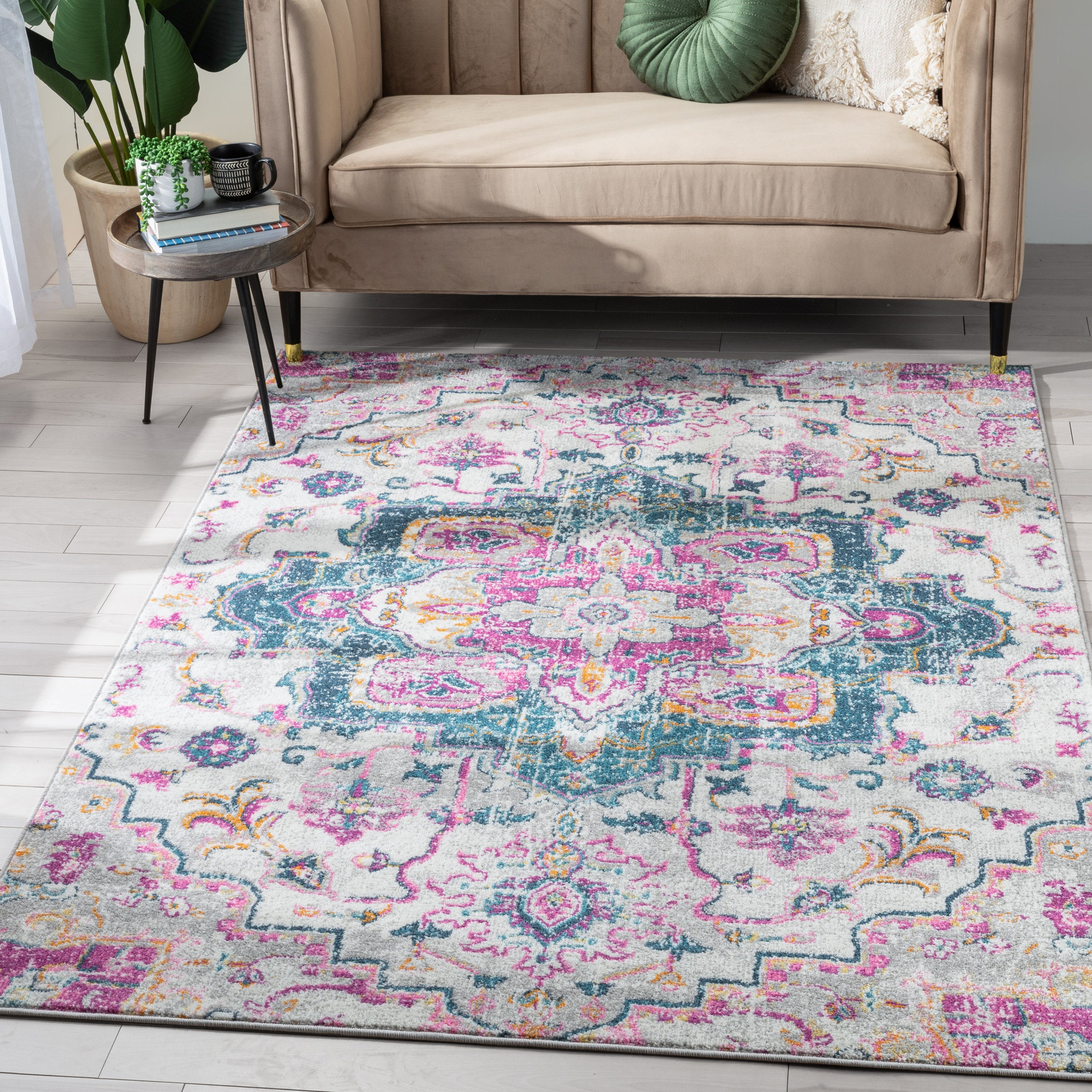 Taura Bohemian Oriental Perisan Fuchsia Rug