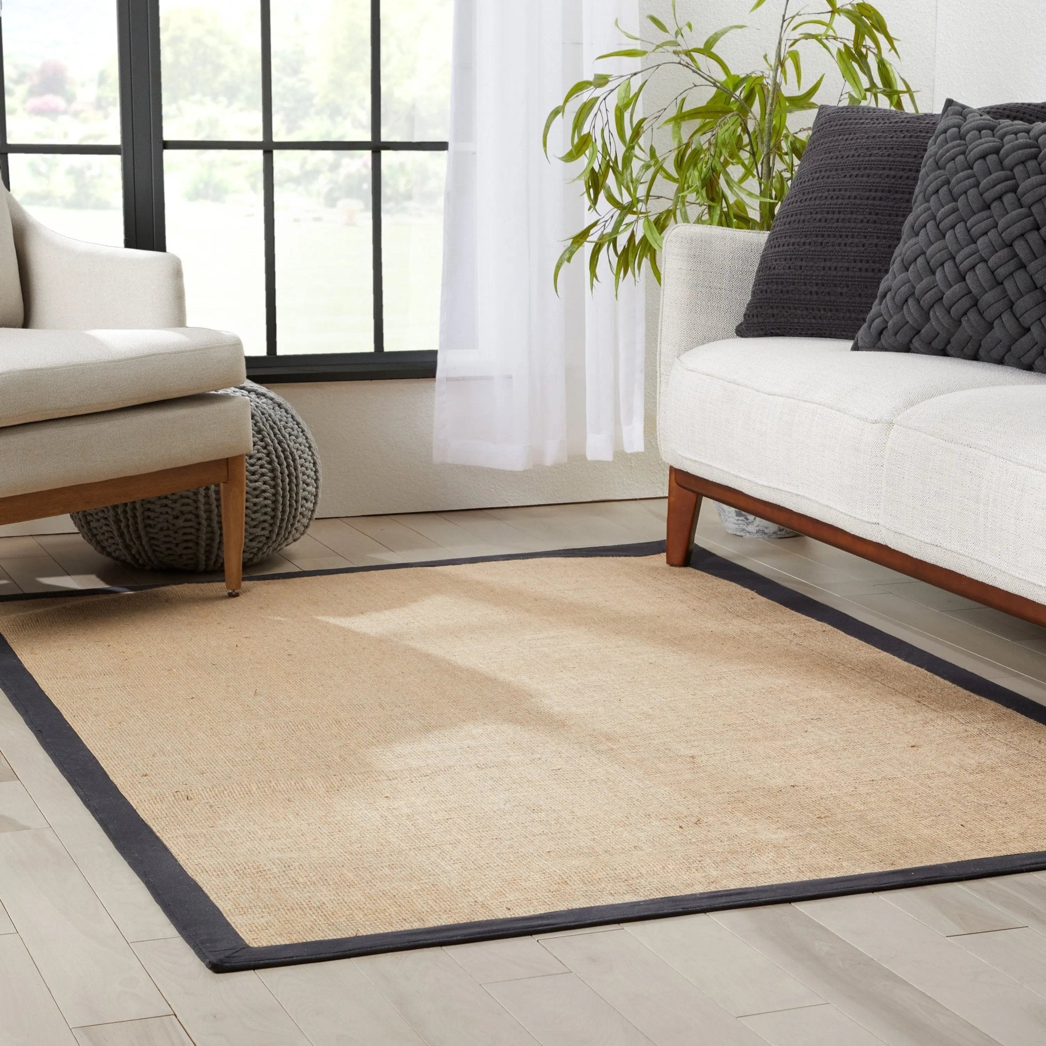 Sorel Farmhouse 5' x 7'  Non-Slip Natural-Fiber Natural Black Border Rug Well Woven