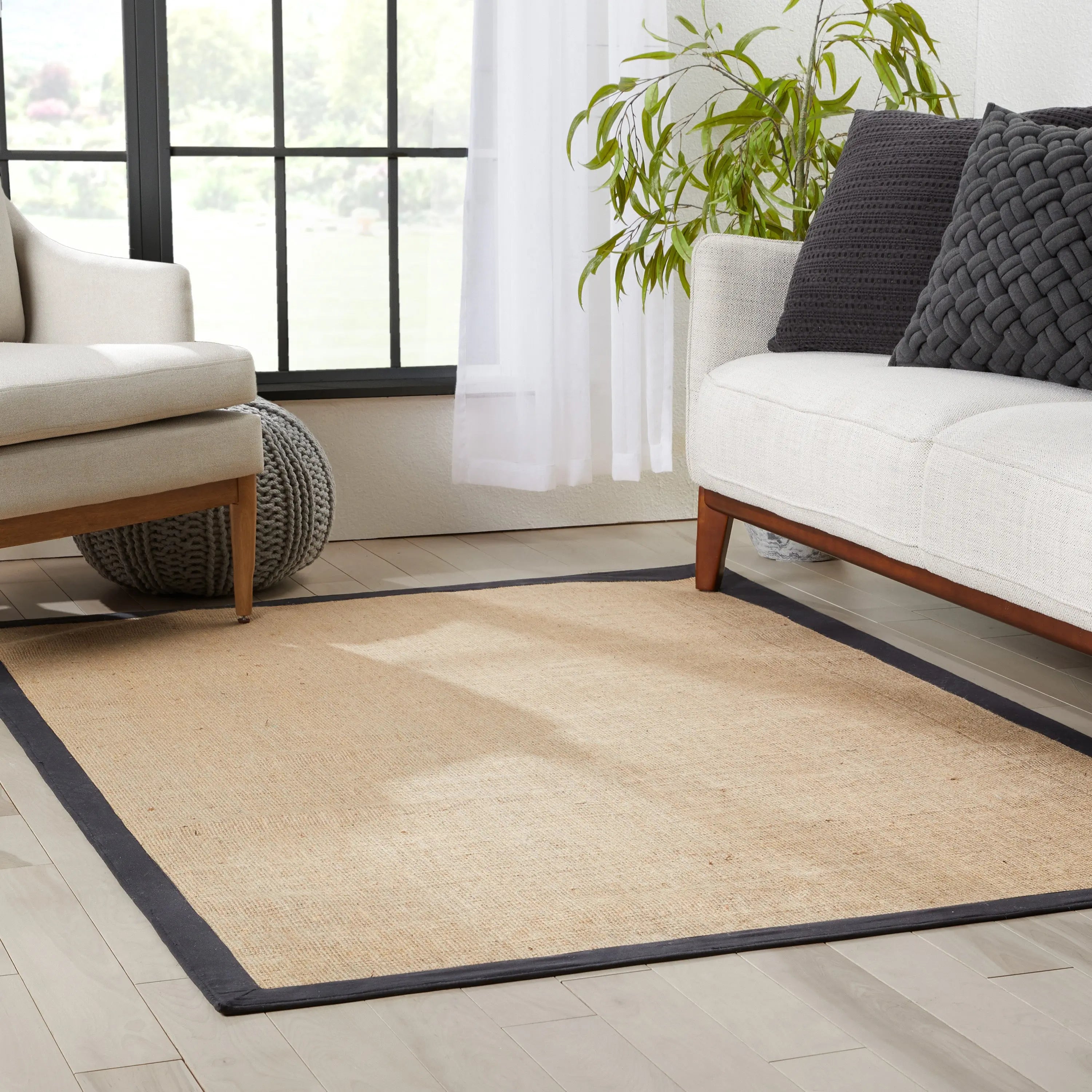 Sorel Farmhouse 5' x 7'  Non-Slip Natural-Fiber Natural Black Border Rug Well Woven
