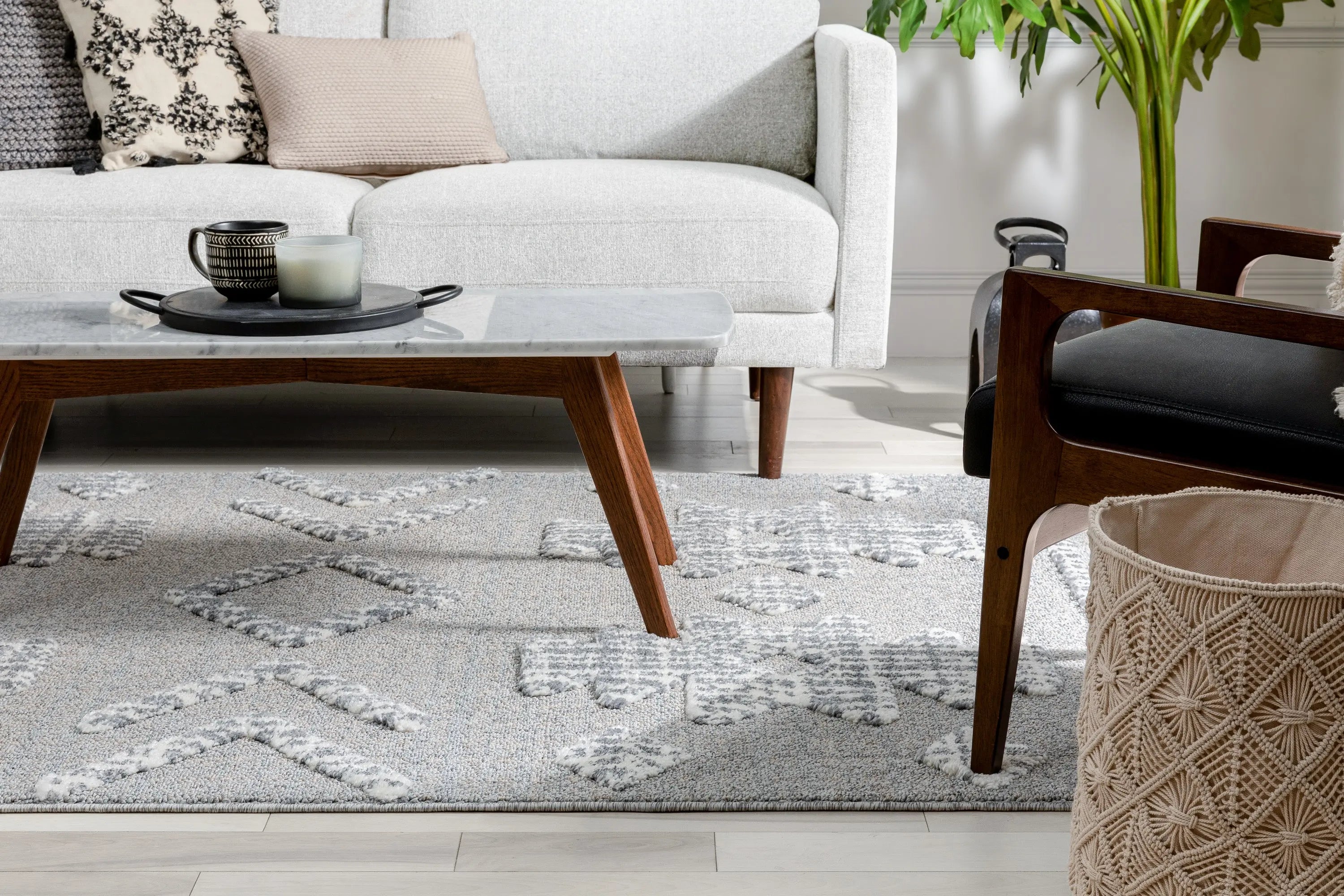 Savannah Tribal Geometric Pattern Ivory High-Low Textured Rug Well Woven