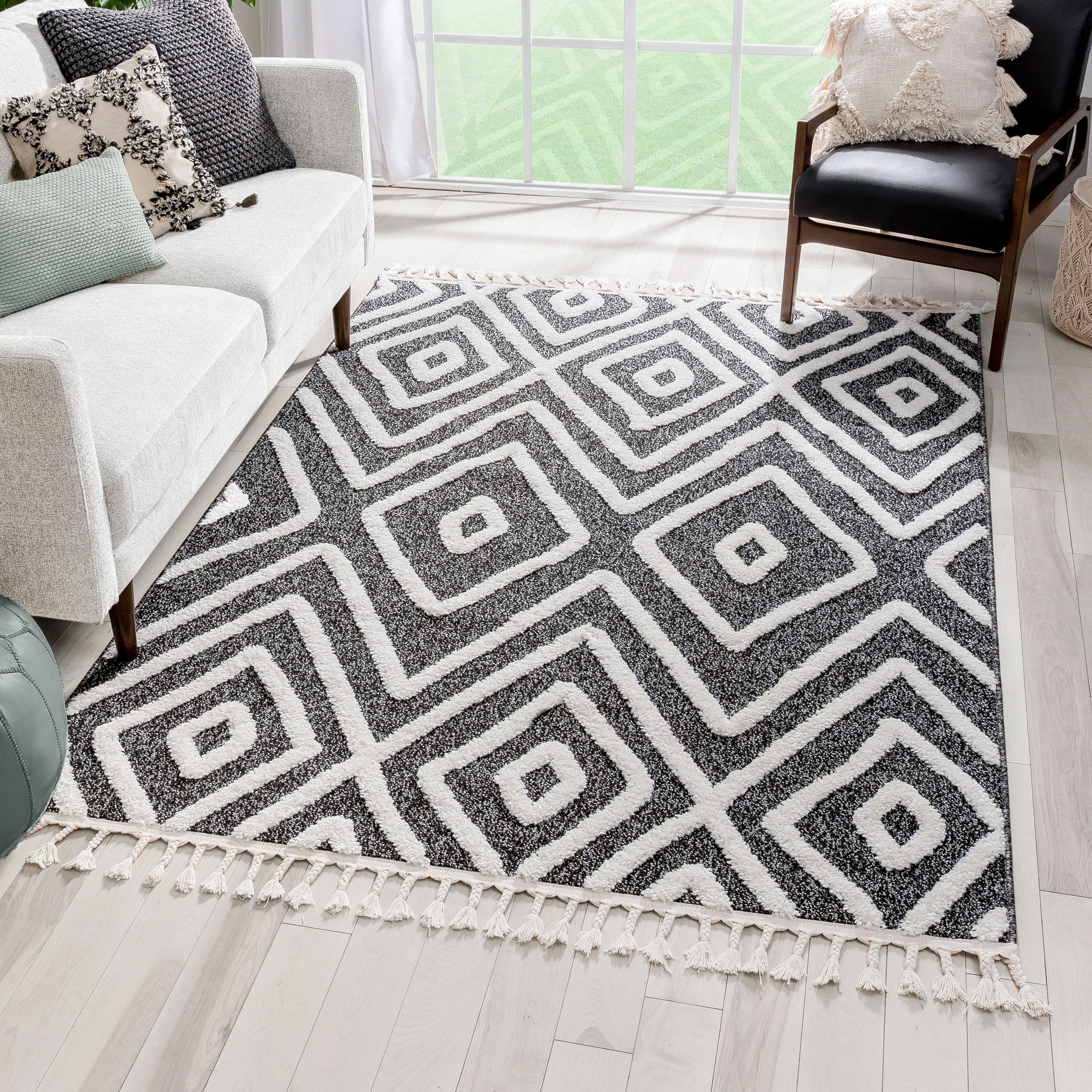 Willow Moroccan Lattice Trellis Black High-Low  5'3" x 7'3" Rug