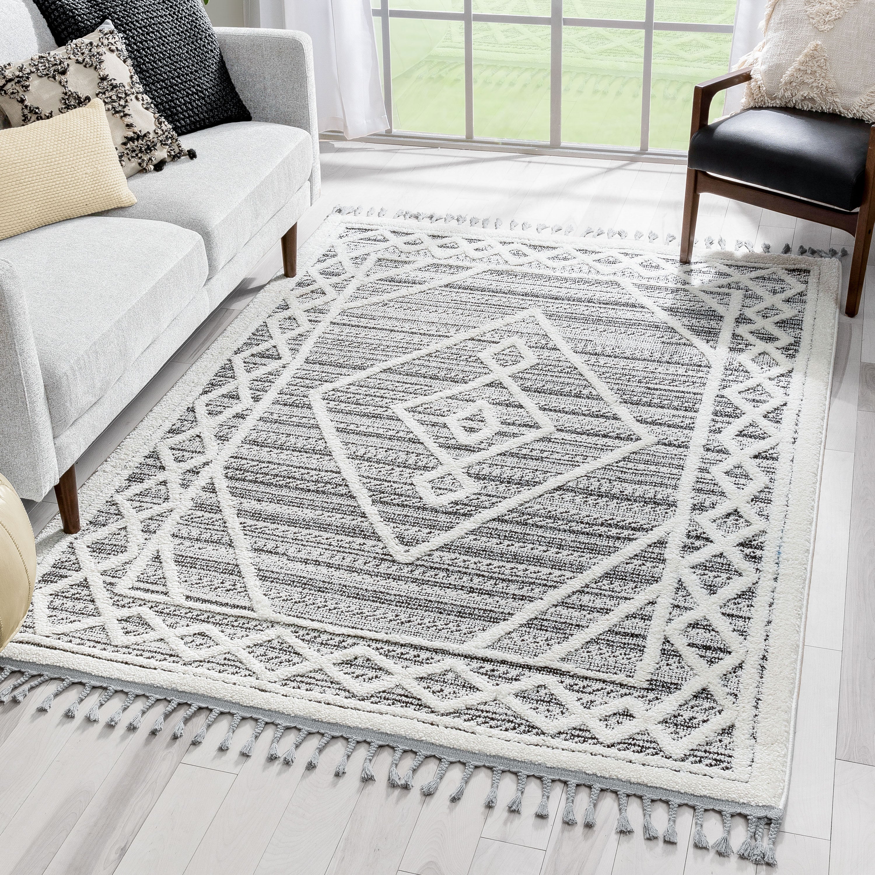 Everly Tribal Trellis Diamond Pattern 5'3" x 7'3" Black High-Low Textured Rug