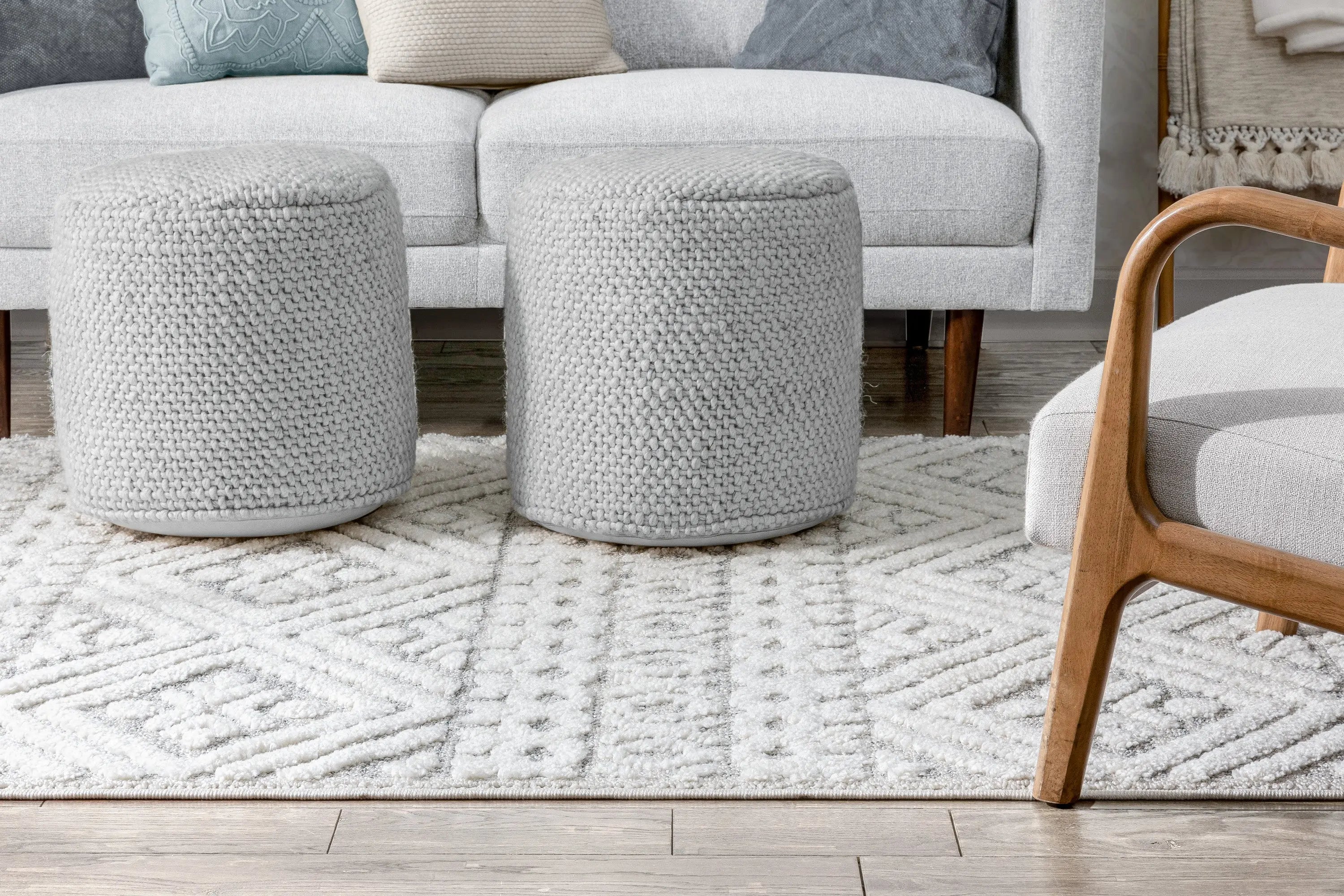 Eliana Tribal Geometric Chevron pattern Cream High-Low Textured Rug Well Woven