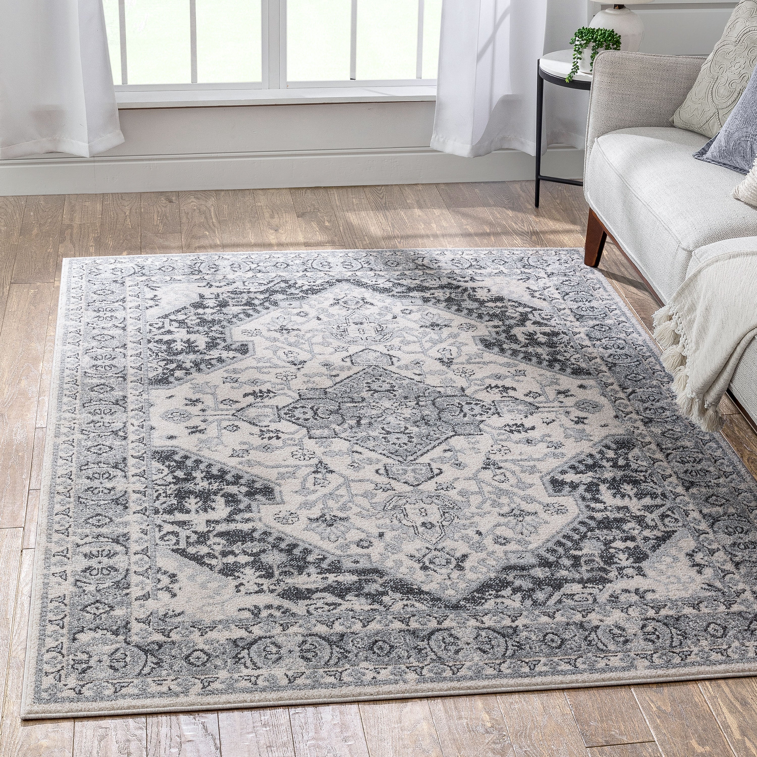 Monza Vintage Medallion Oriental Grey 7'10" x 9'10" Rug