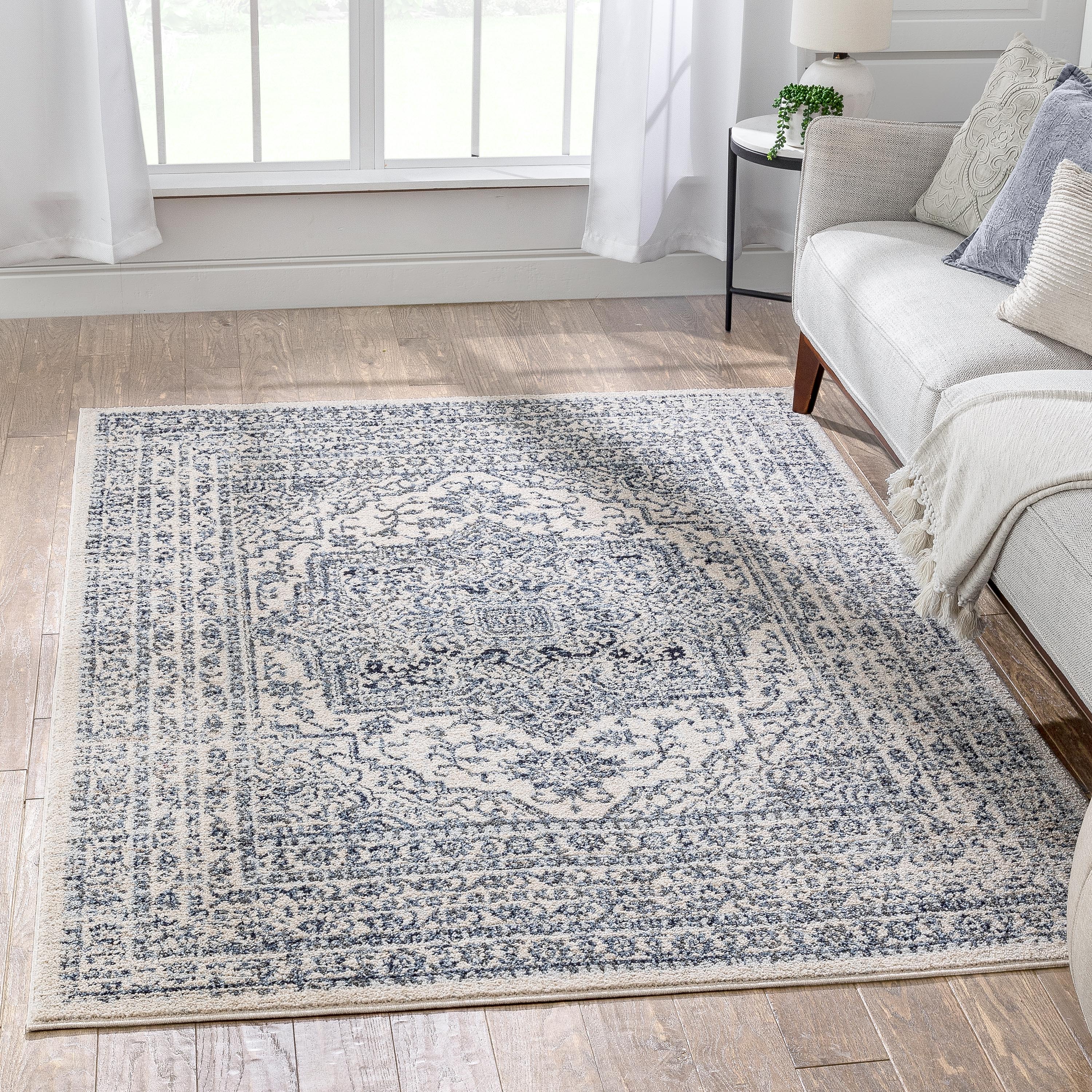 Pesaro Vintage Oriental Medallion Light Blue 5'3" x 7'3" Rug