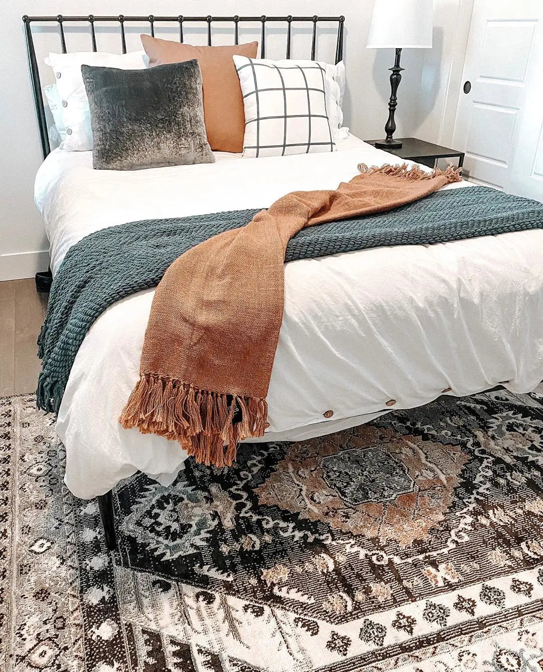 Julita Vintage Bohemian Aztec Tribal Black Rug Well Woven